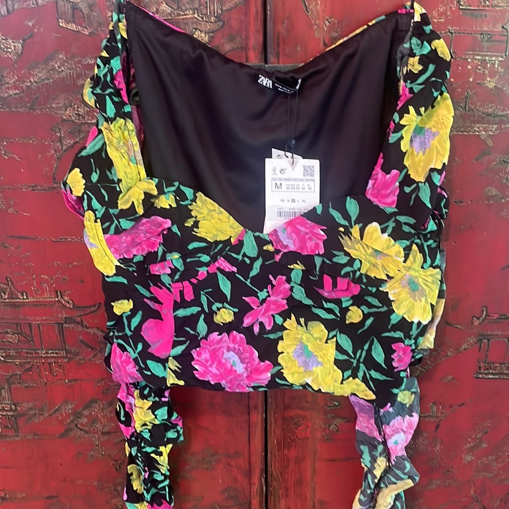 NWT Zara crop floral top size M